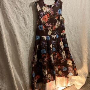 Brown ladies dress fits like a kids 18